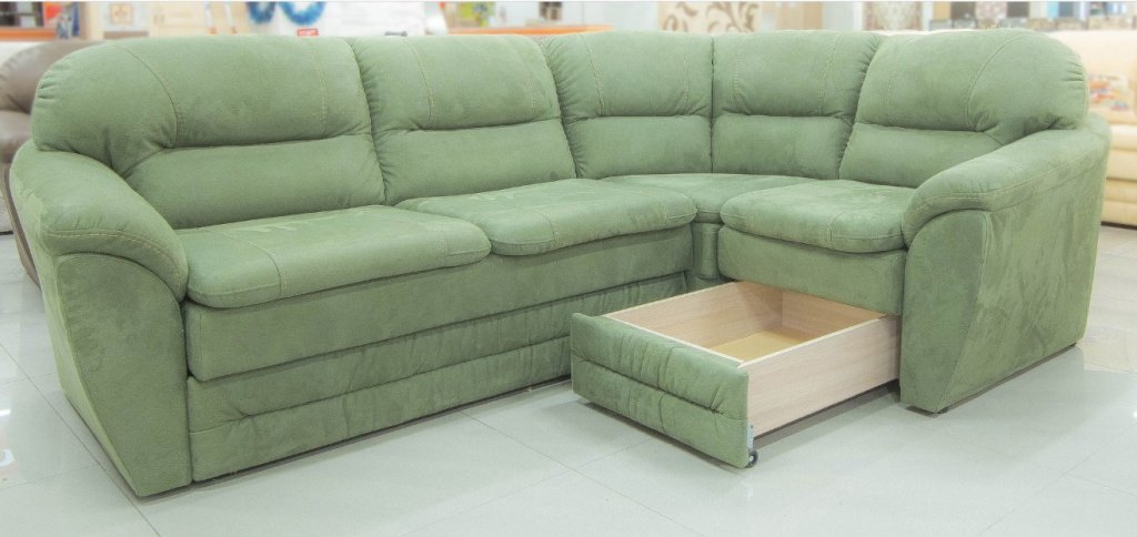 Светло-зеленый раскладной диван