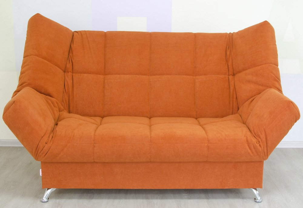 Оранжевый диванчик
